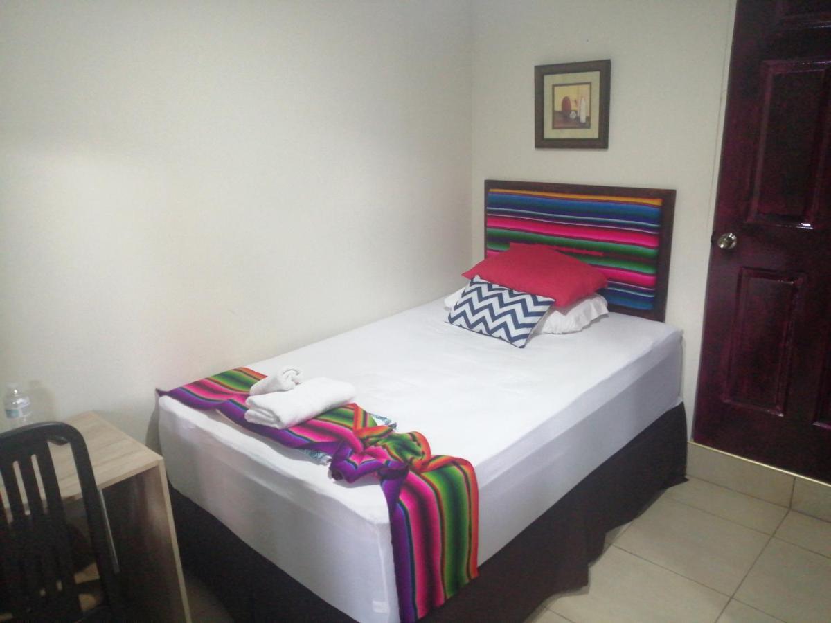 Hotel Antiguo Antiguo Cuscatlán Quarto foto